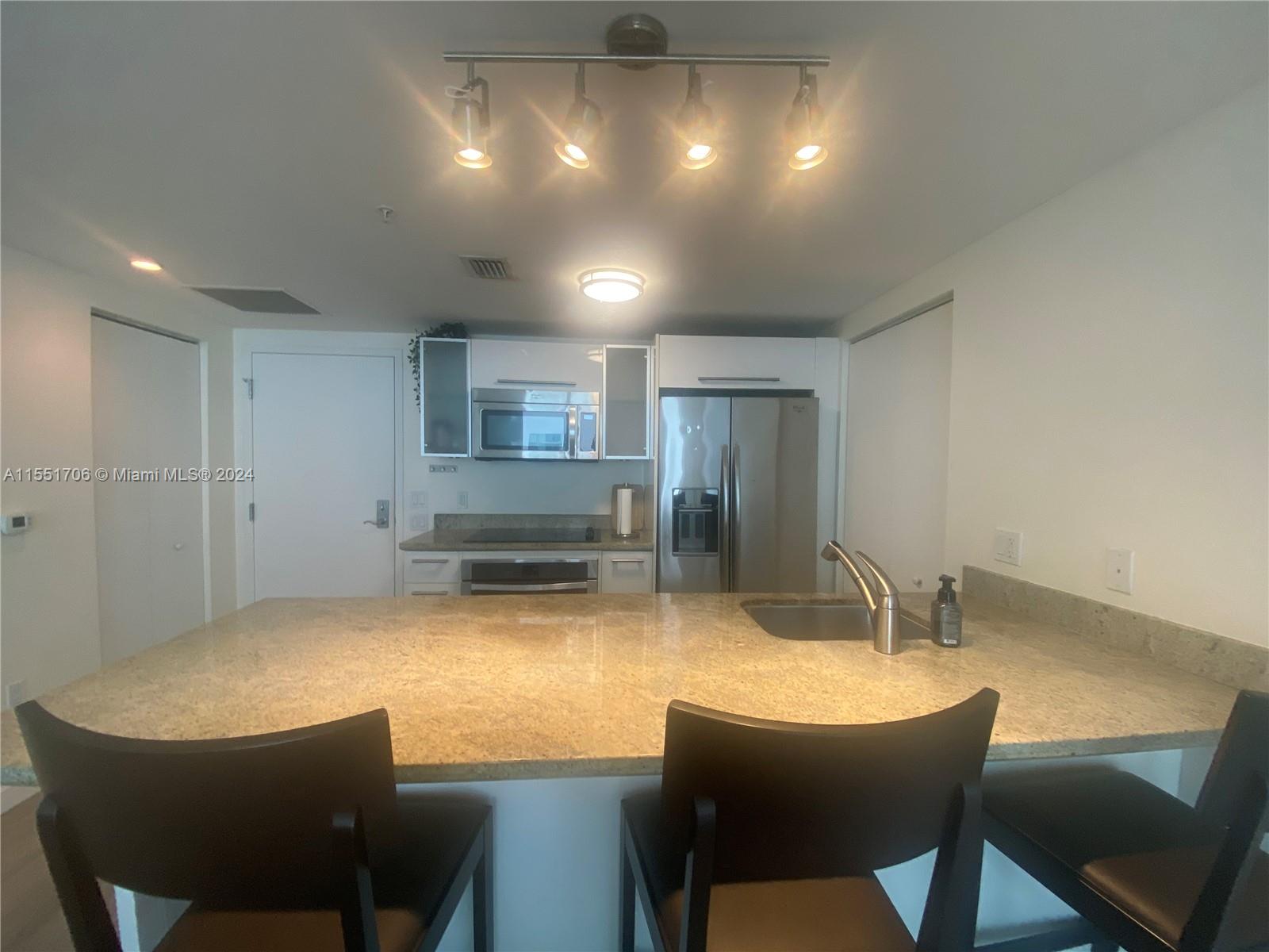 185 Southwest 7th St Unit 2510