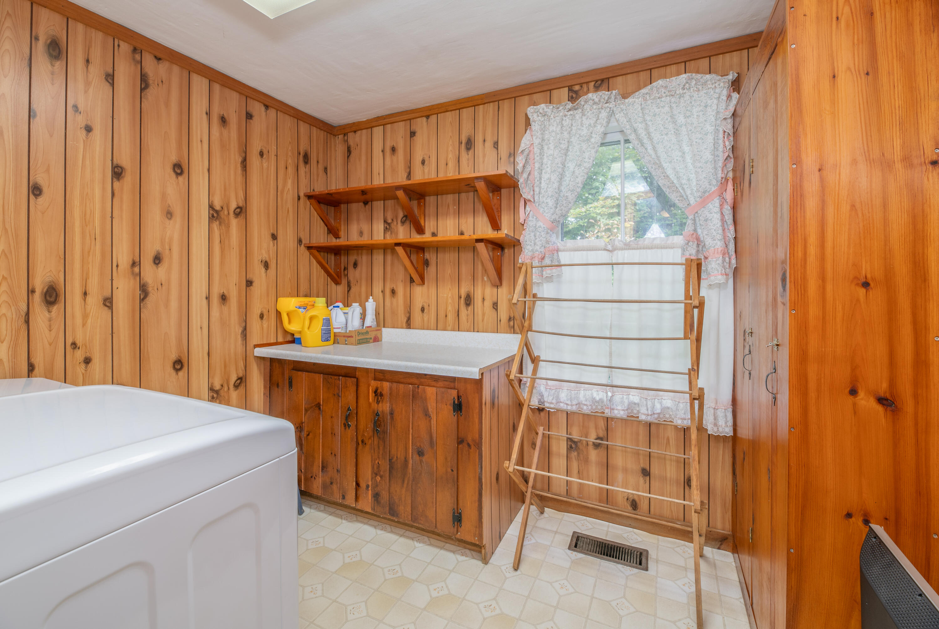 321 Range Road Dover-Foxcroft, ME 04426 - Photo 22 of 39 Interior20