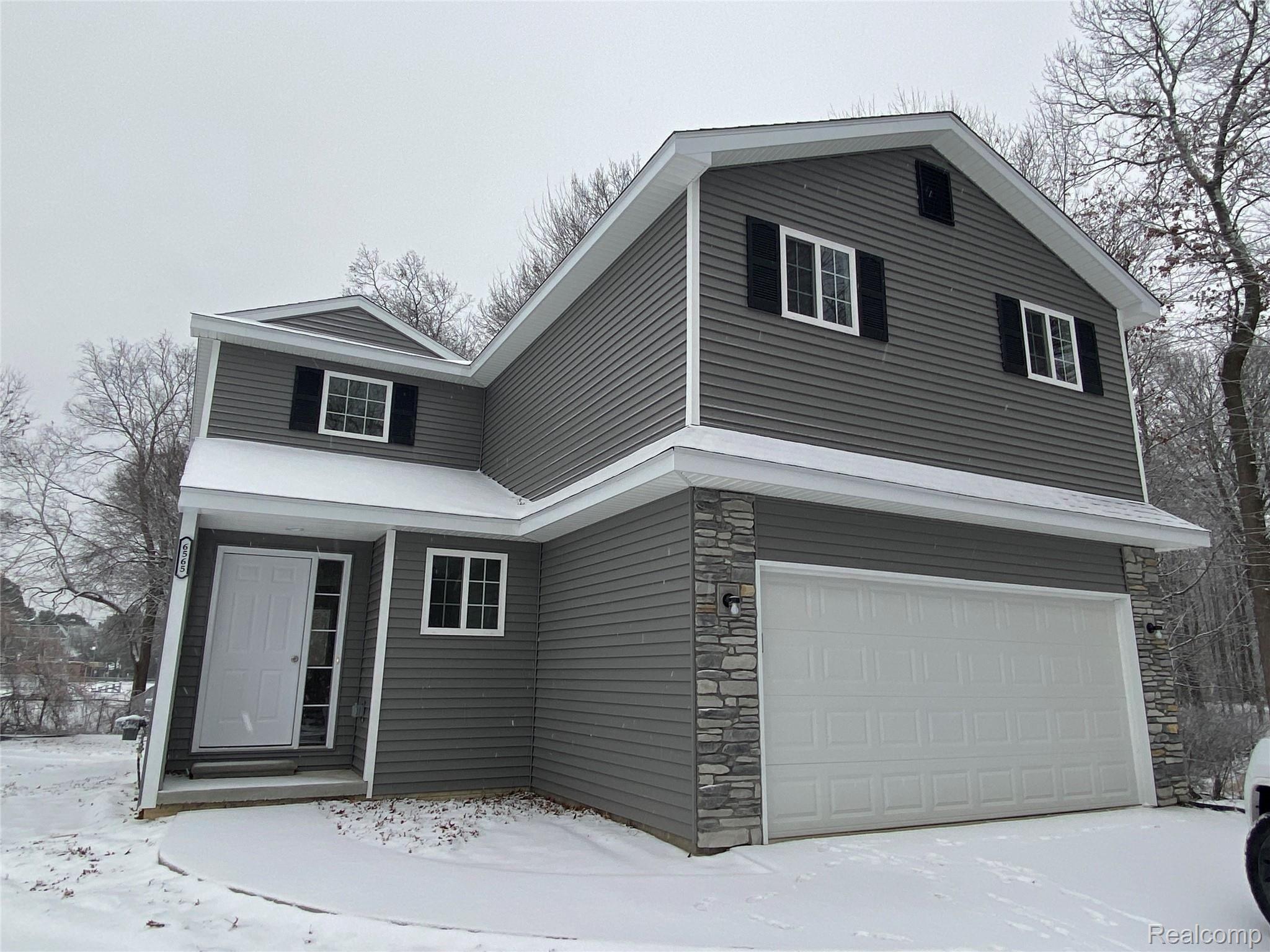 5372 Rural Terrace Waterford, MI 48329 - Photo 11 of 55 Exterior Front 1 - Copy.JPG