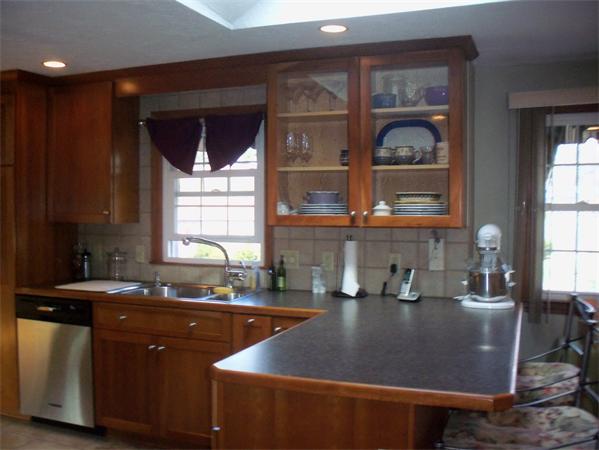 28 Stoneham Road Worcester, MA 01604 - Photo 4 of 18 Gallery Image 4