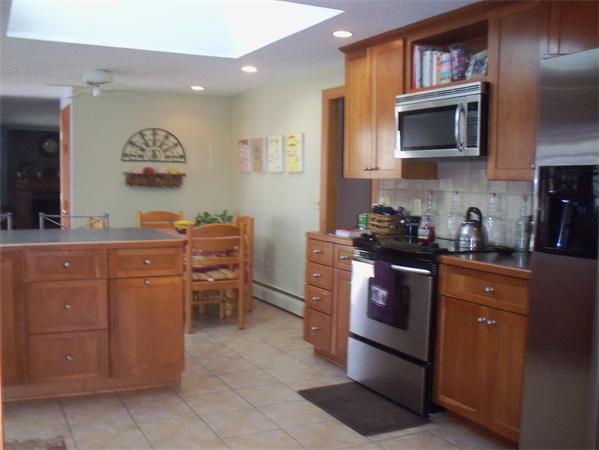 28 Stoneham Road Worcester, MA 01604 - Photo 7 of 18 Gallery Image 7