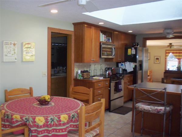 28 Stoneham Road Worcester, MA 01604 - Photo 8 of 18 Gallery Image 8