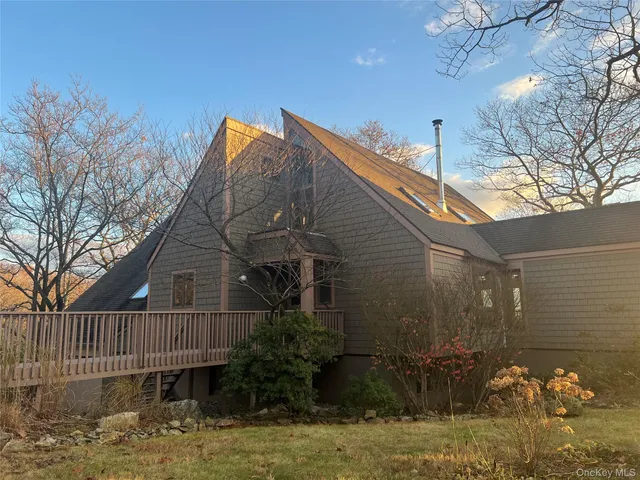 a view of a small yard