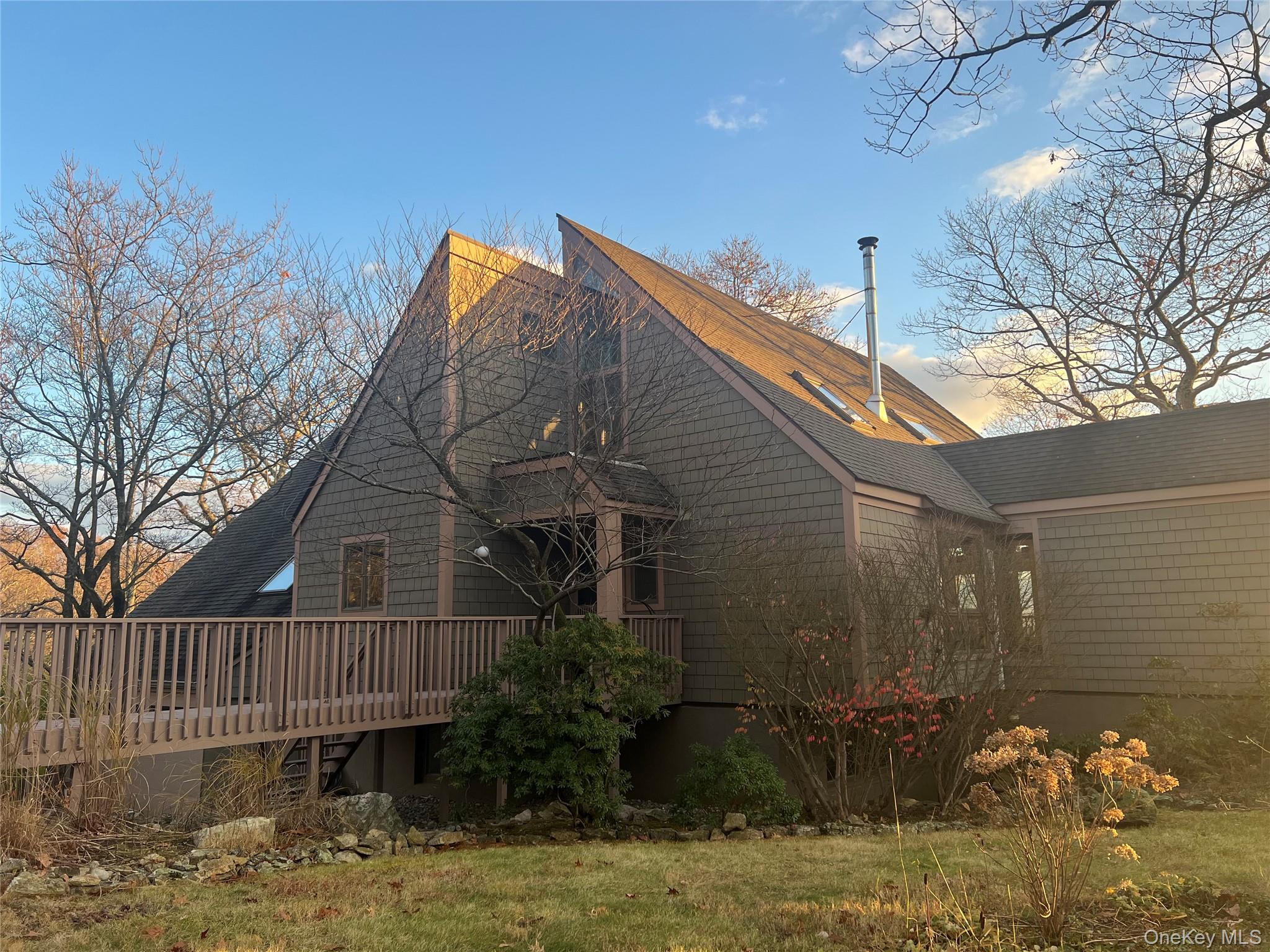 a view of a small yard