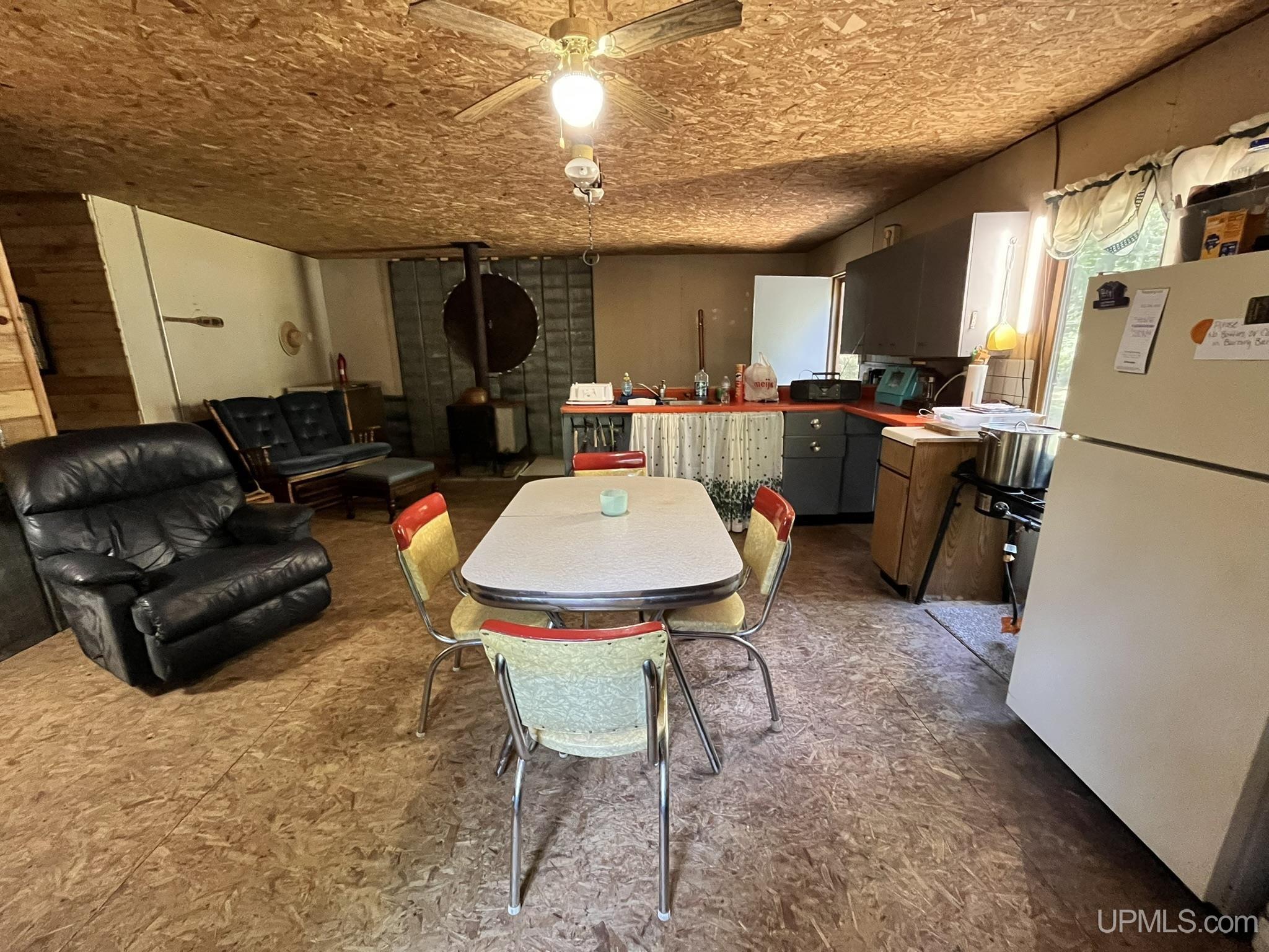 1652 Sawmill Road Manistique, MI 49854 - Photo 10 of 28