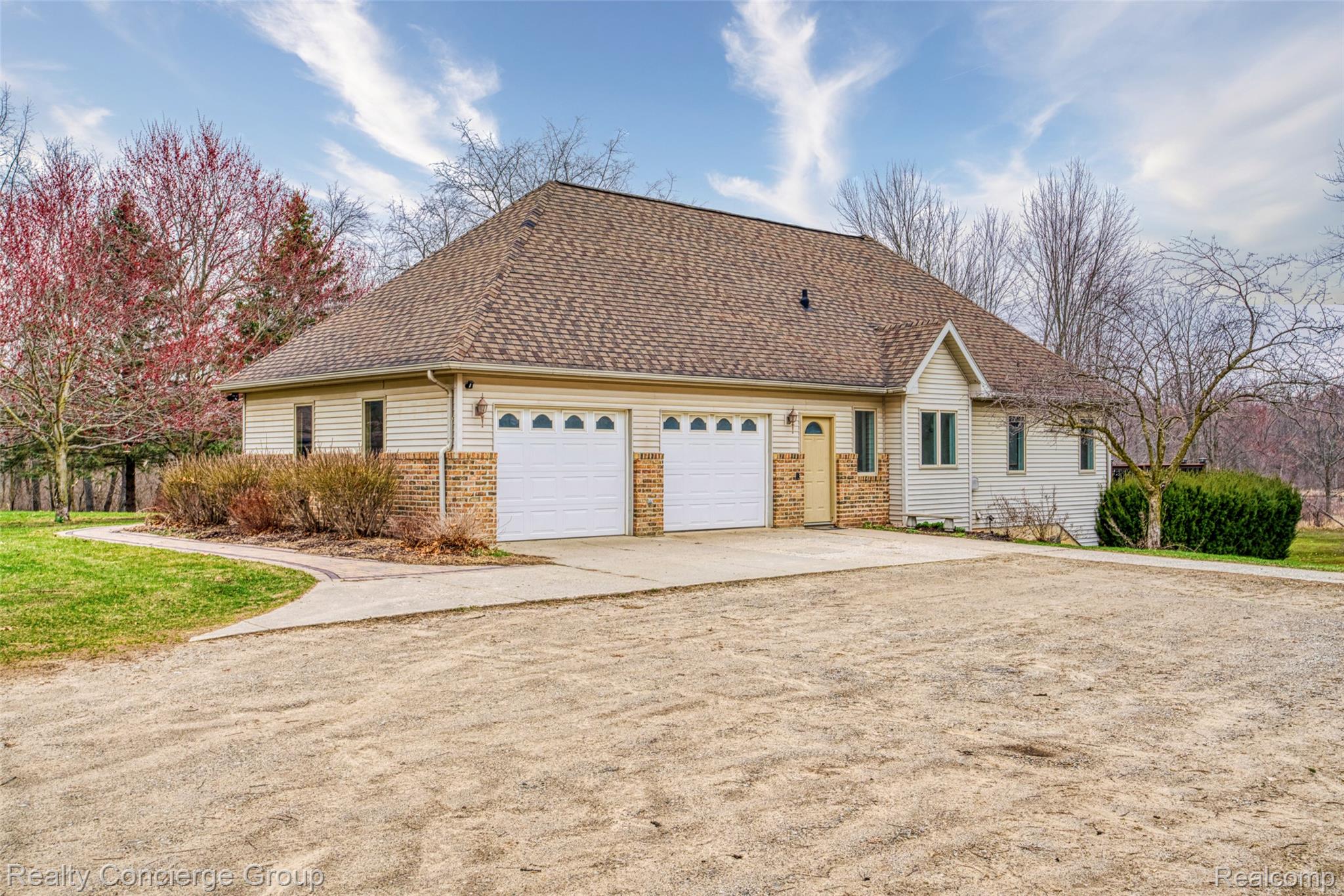 6400 West Sober Road Fowlerville, MI 48836 - Photo 4 of 55 DSC08166_1.jpg