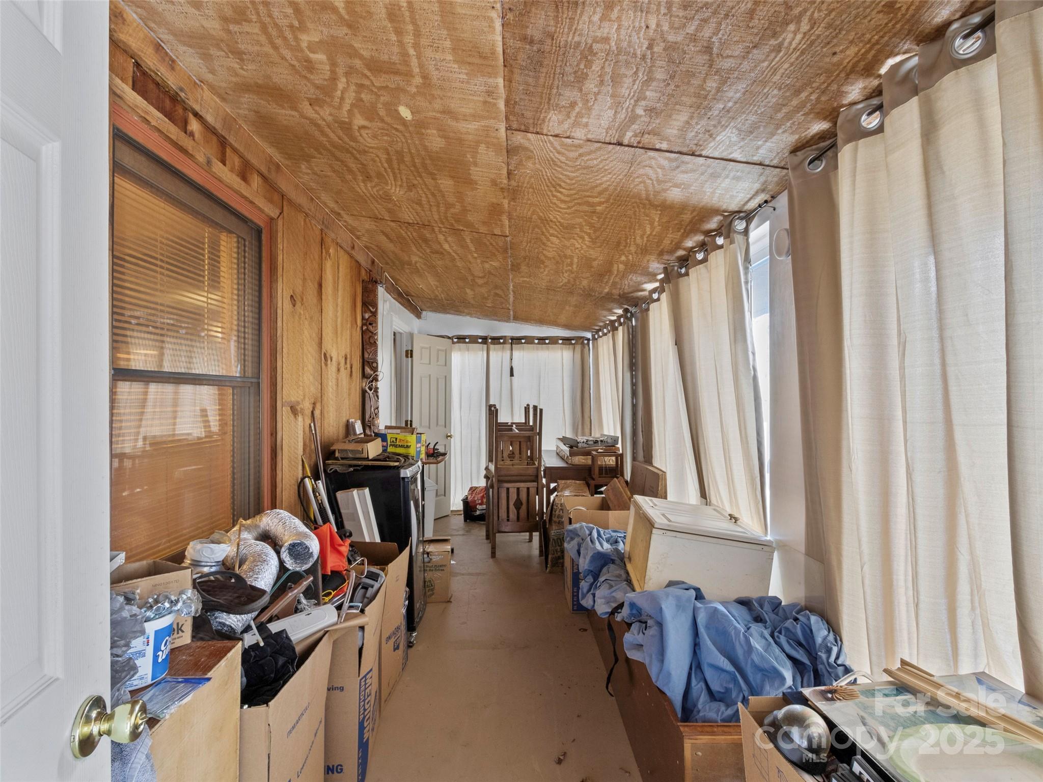 1571 Roaring Fork Road Burnsville, NC 28714 - Photo 37 of 37 a very nice looking room with a couch