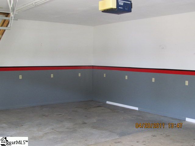 825 Hammett Road Campobello, SC 29322 - Photo 3 of 25