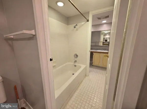 $2,750 | 615 Center Street, Herndon, VA 20170
