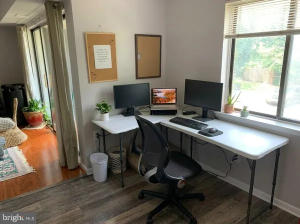 $2,750 | 615 Center Street, Herndon, VA 20170