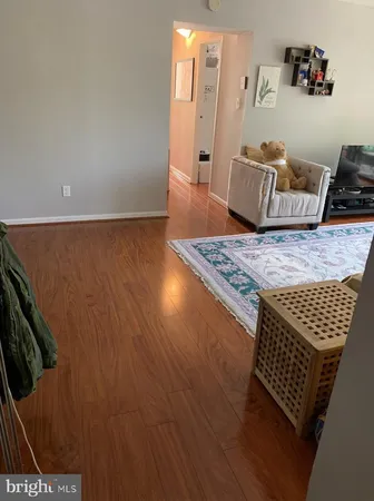 $2,750 | 615 Center Street, Herndon, VA 20170