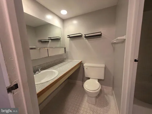 $2,750 | 615 Center Street, Herndon, VA 20170