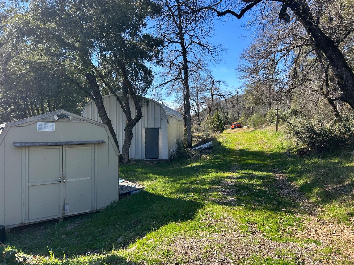 10121 Sun Ridge Court Nevada City, CA 95959 - Photo 12 of 14 a view of a backyard of the house