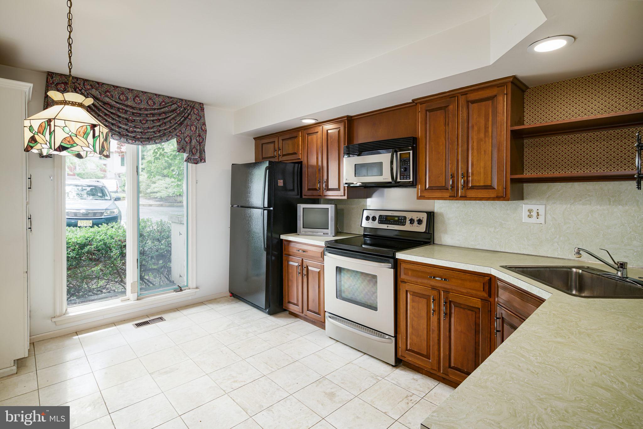 111 The Mews Haddonfield, NJ 08033 - Photo 11 of 29 Kitchen