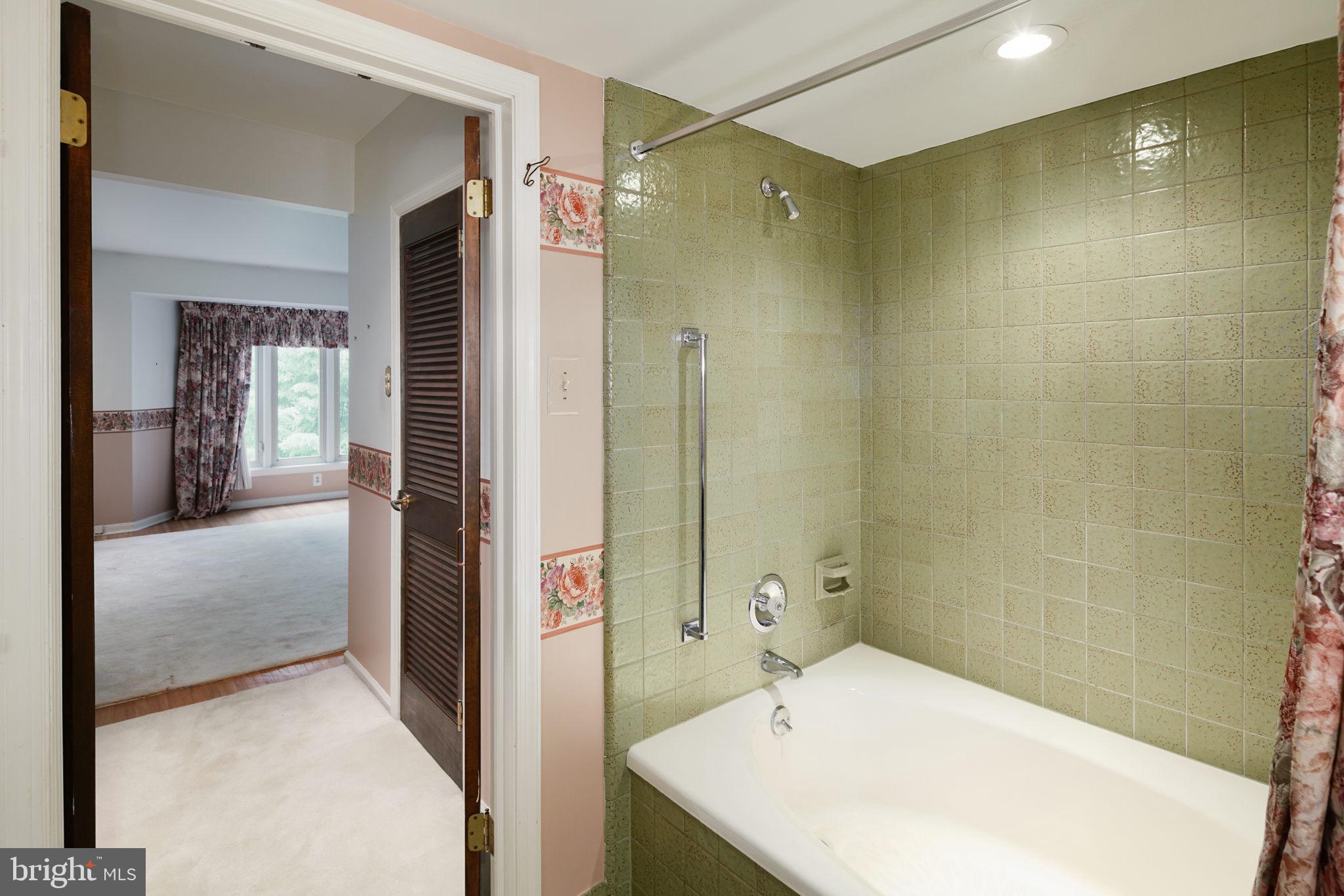111 The Mews Haddonfield, NJ 08033 - Photo 20 of 29 Primary bathroom