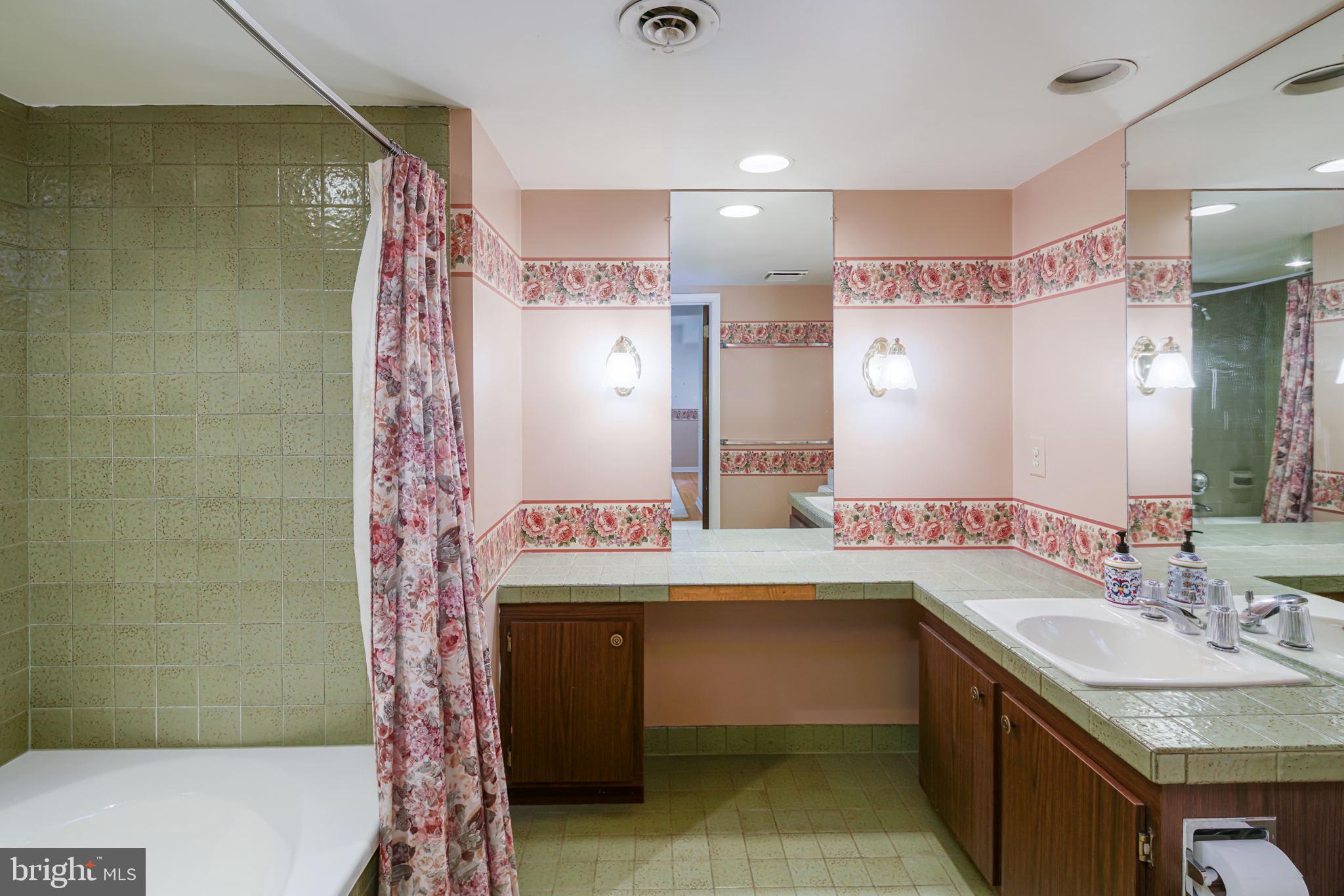 111 The Mews Haddonfield, NJ 08033 - Photo 21 of 29 Primary bathroom