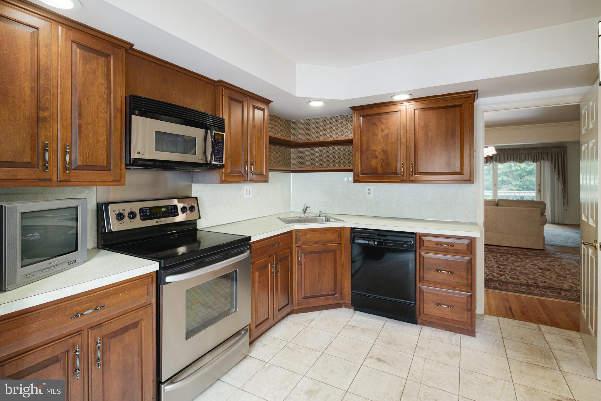 111 The Mews Haddonfield, NJ 08033 - Photo 10 of 29 Kitchen
