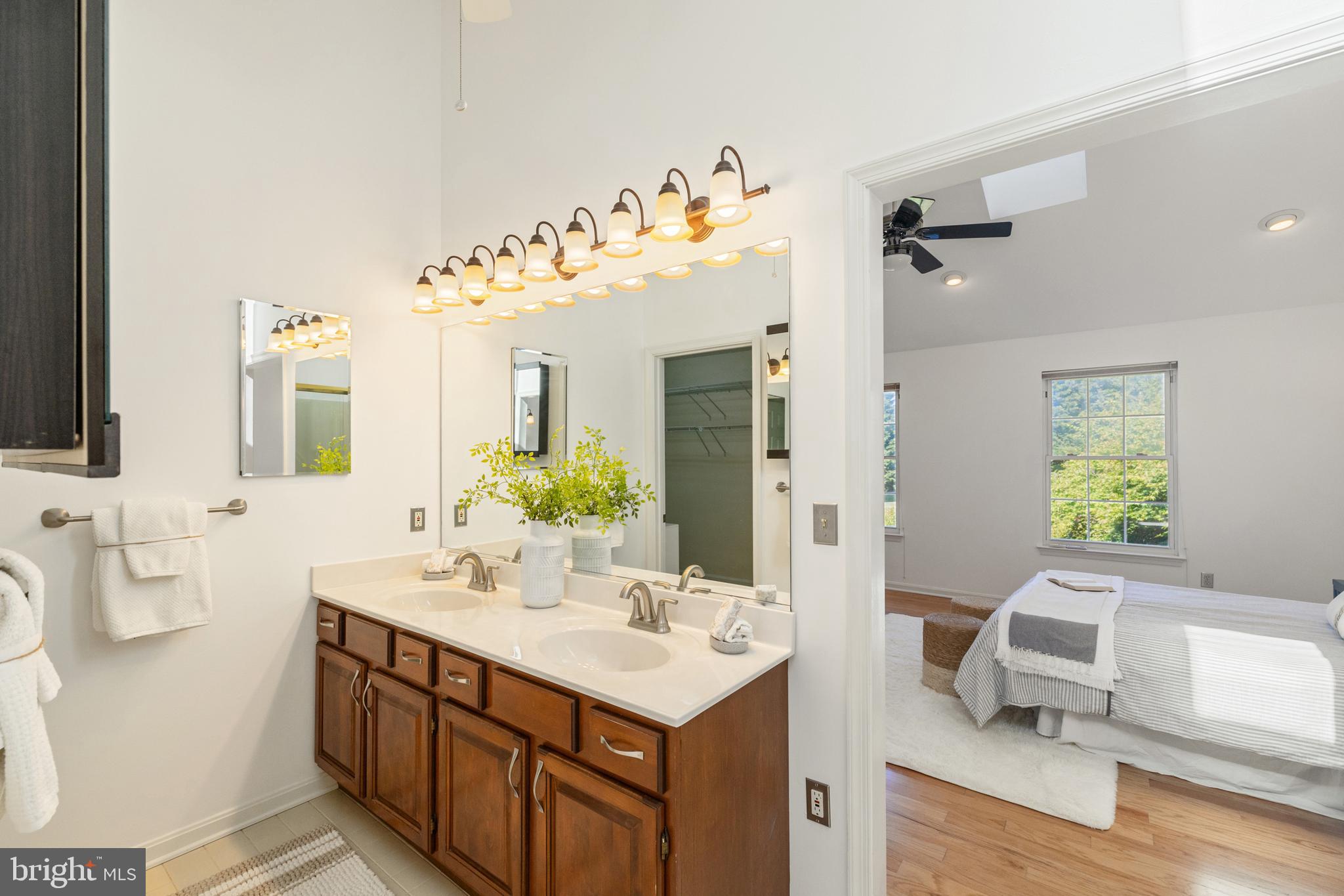 1469 Pleasant Lake Road Annapolis, MD 21409 - Photo 28 of 68 Primary Bathroom