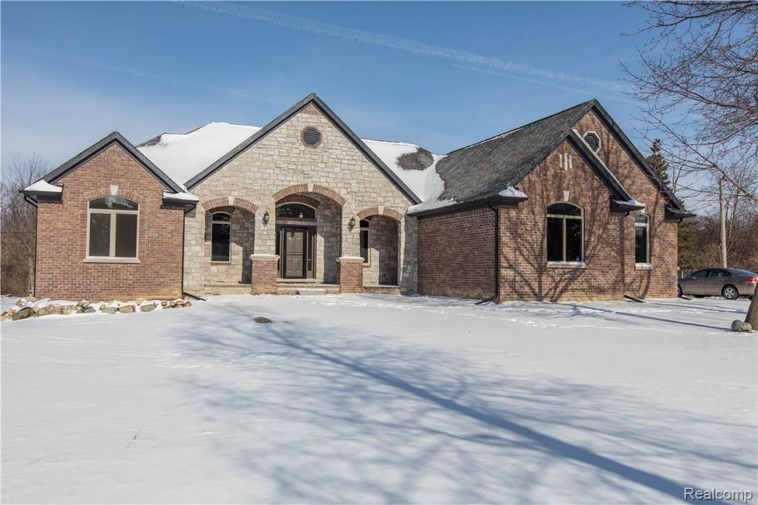 8675 Pippen Drive Romeo, MI 48065 - Photo 2 of 40 8675_Pippen_Drive_Debaldo (38 of 45).jpg