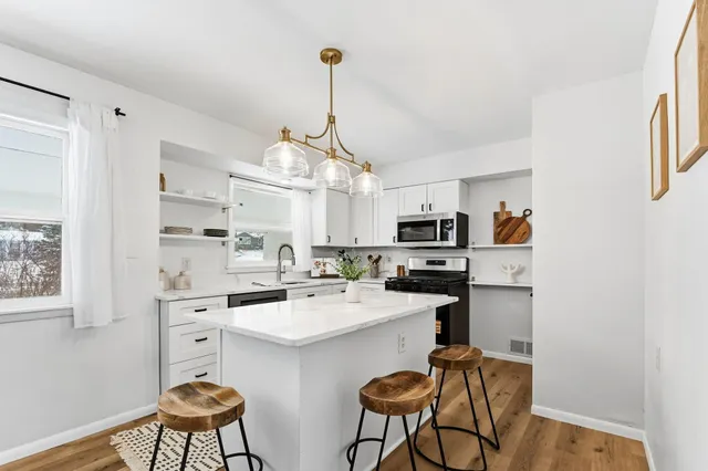 $587,000 | 11216 Minnetonka Boulevard, Minnetonka, MN 55305