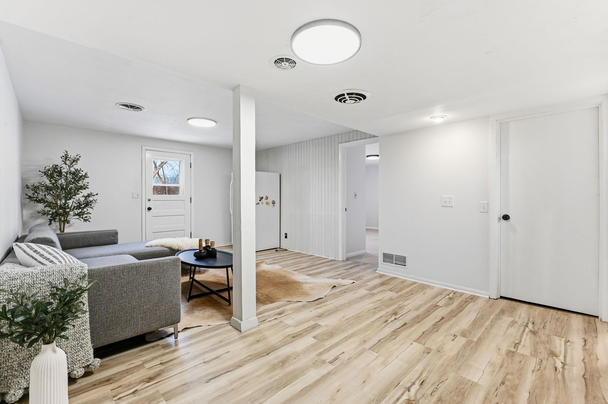 11216 Minnetonka Boulevard Minnetonka, MN 55305 - Photo 29 of 52