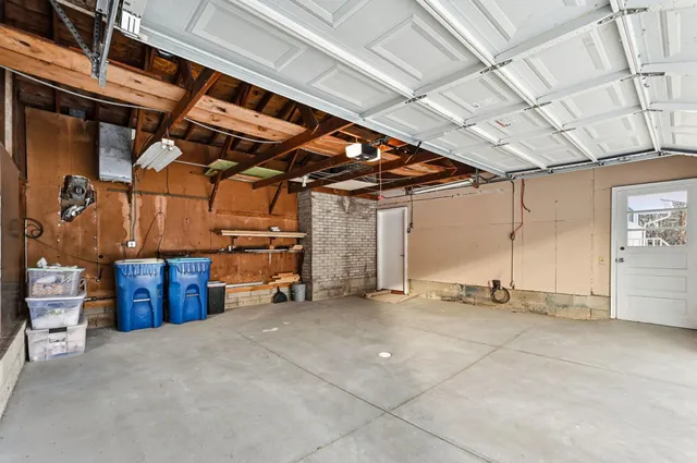 $587,000 | 11216 Minnetonka Boulevard, Minnetonka, MN 55305