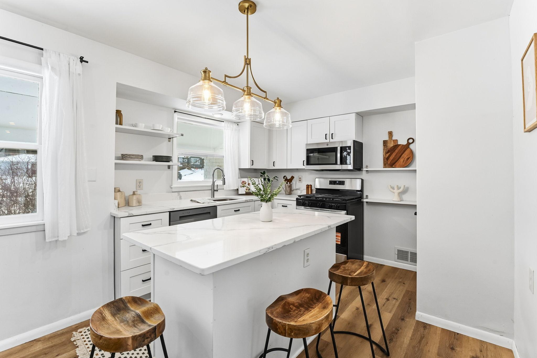 11216 Minnetonka Boulevard Minnetonka, MN 55305 - Photo 4 of 52