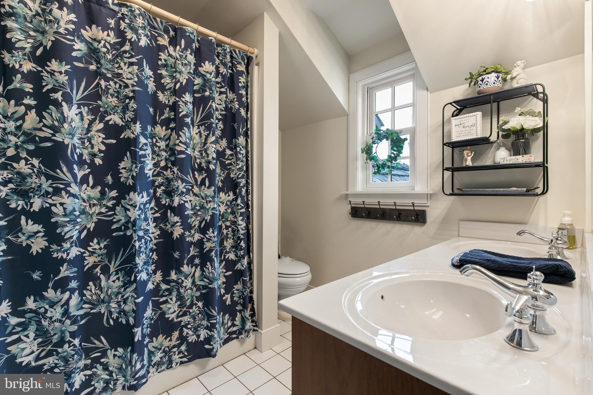 3502 Meadow View Road Manheim, PA 17545 - Photo 23 of 35 2nd Floor Full Bathroom