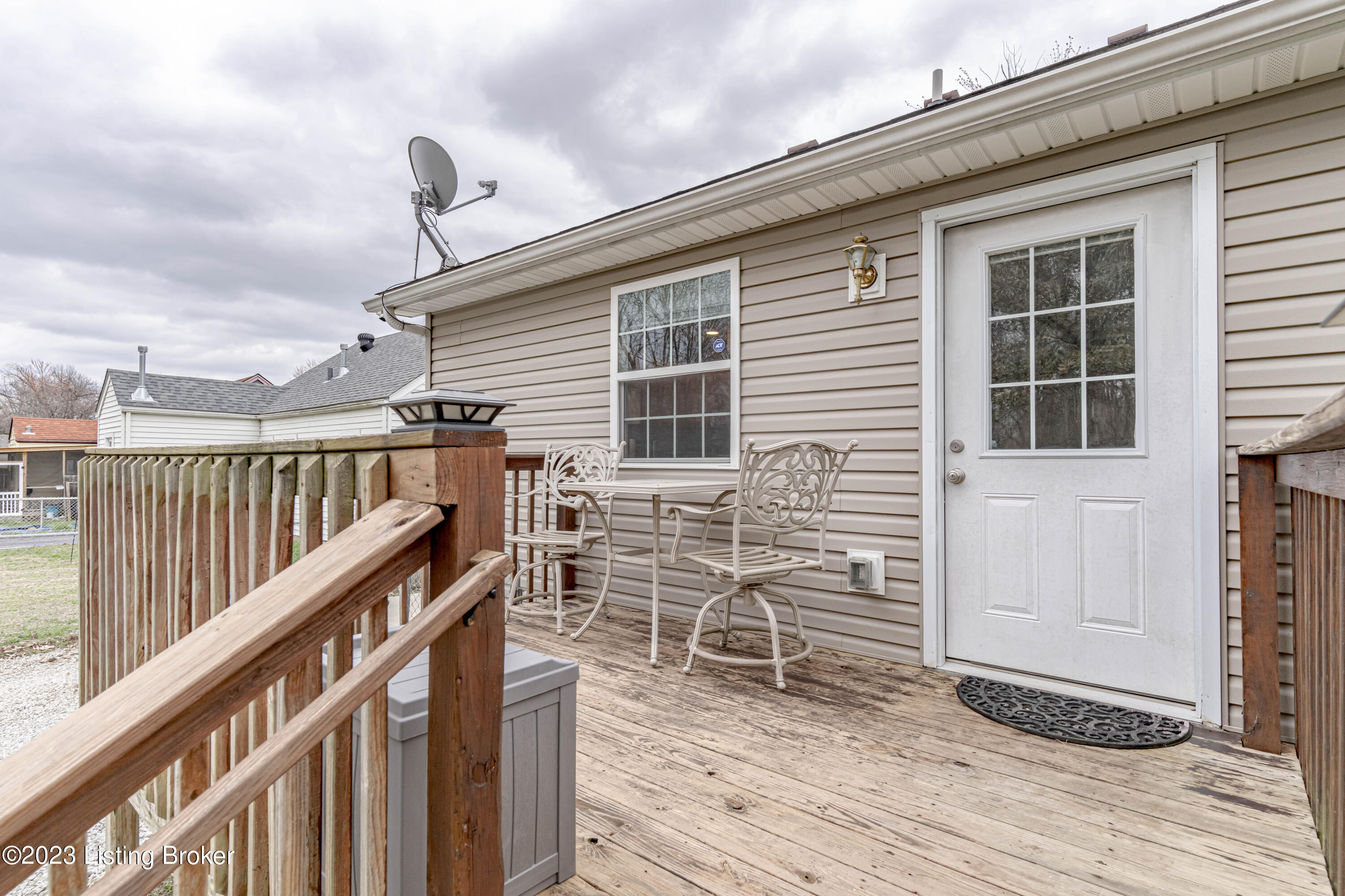 1025 Reeves Road Louisville, KY 40219 - Photo 32 of 41 DSC07641