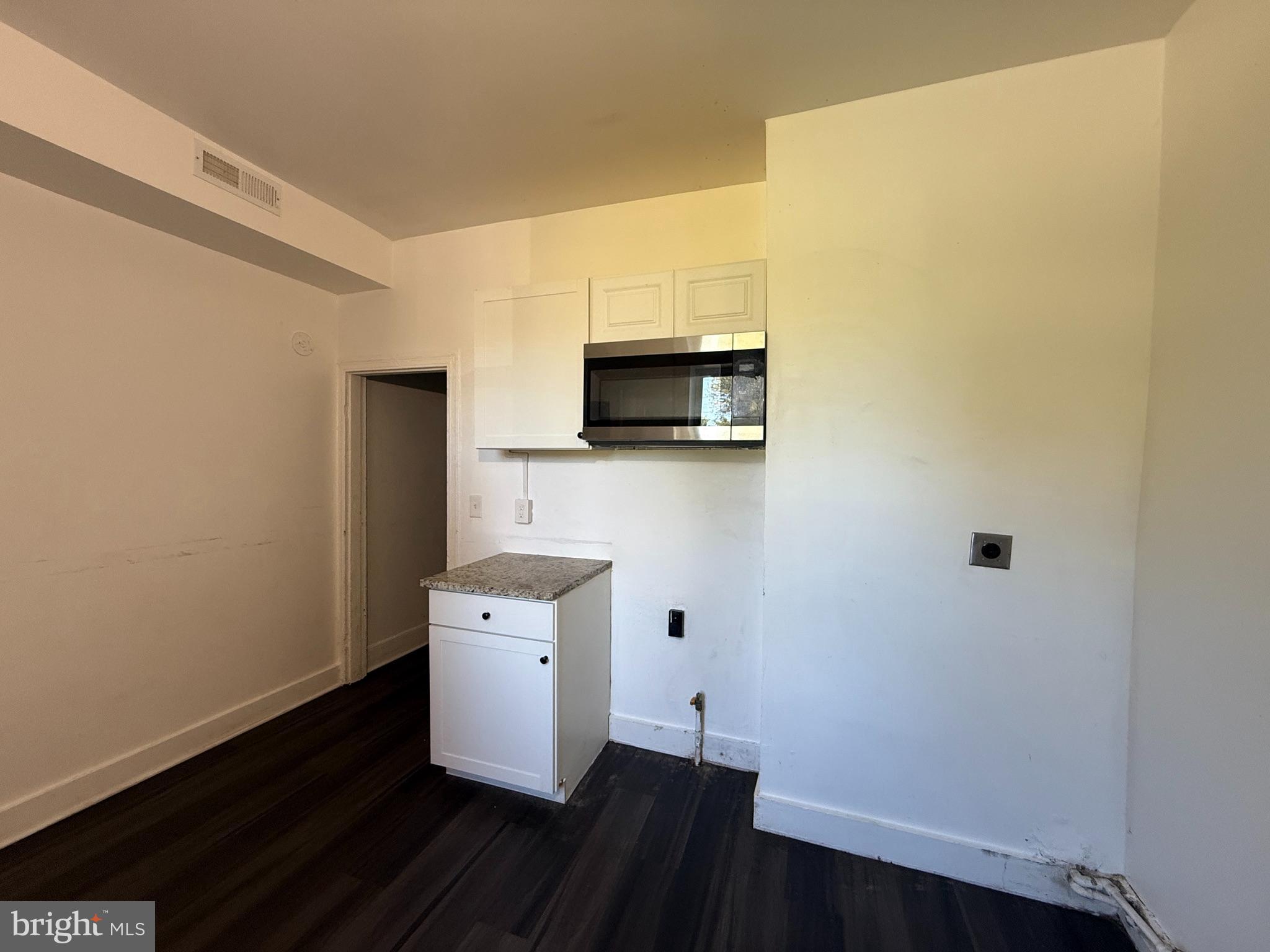 1708 Lorman Street Baltimore, MD 21217 - Photo 7 of 17 KITCHEN