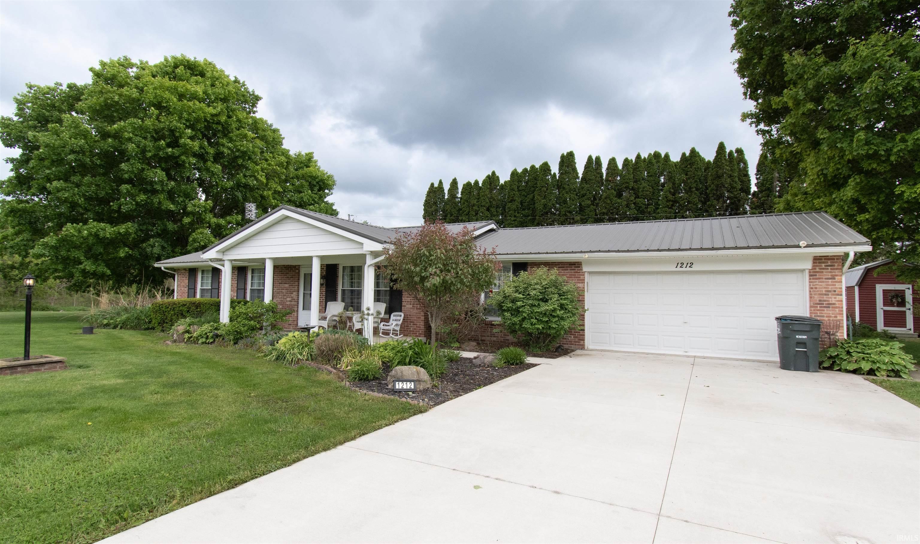 1212 Lima Road Kendallville, IN 46755 - Photo 3 of 34