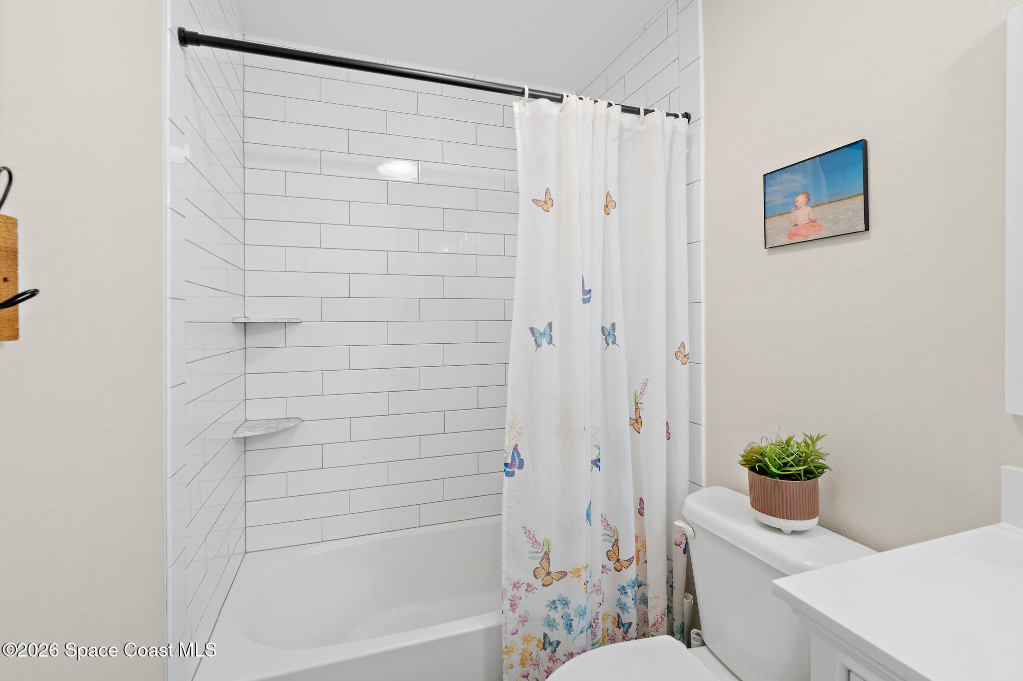3440 Hammock Road Mims, FL 32754 - Photo 32 of 56 Tiled Shower with Tub