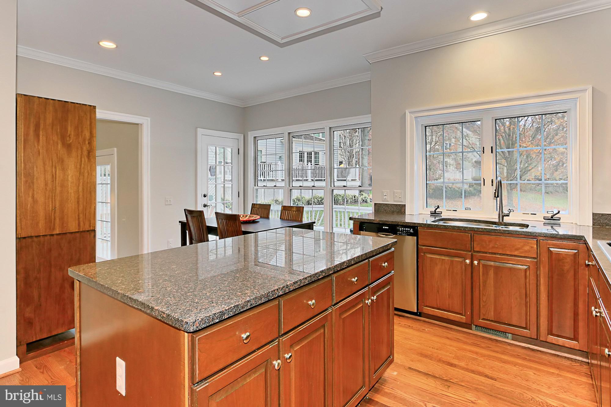 9725 Hidden Valley Road Vienna, VA 22181 - Photo 13 of 48 Kitchen