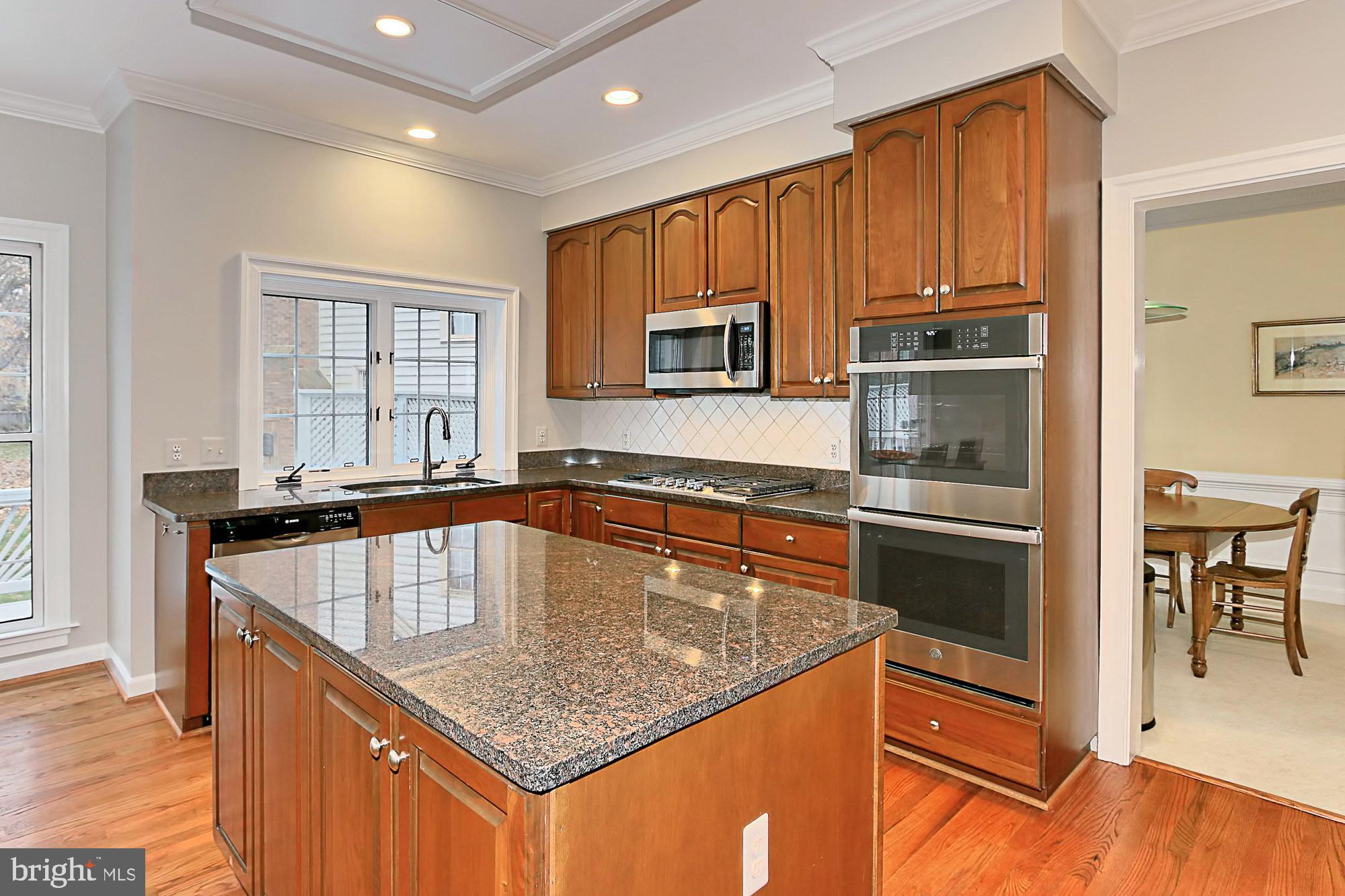 9725 Hidden Valley Road Vienna, VA 22181 - Photo 14 of 48 Kitchen