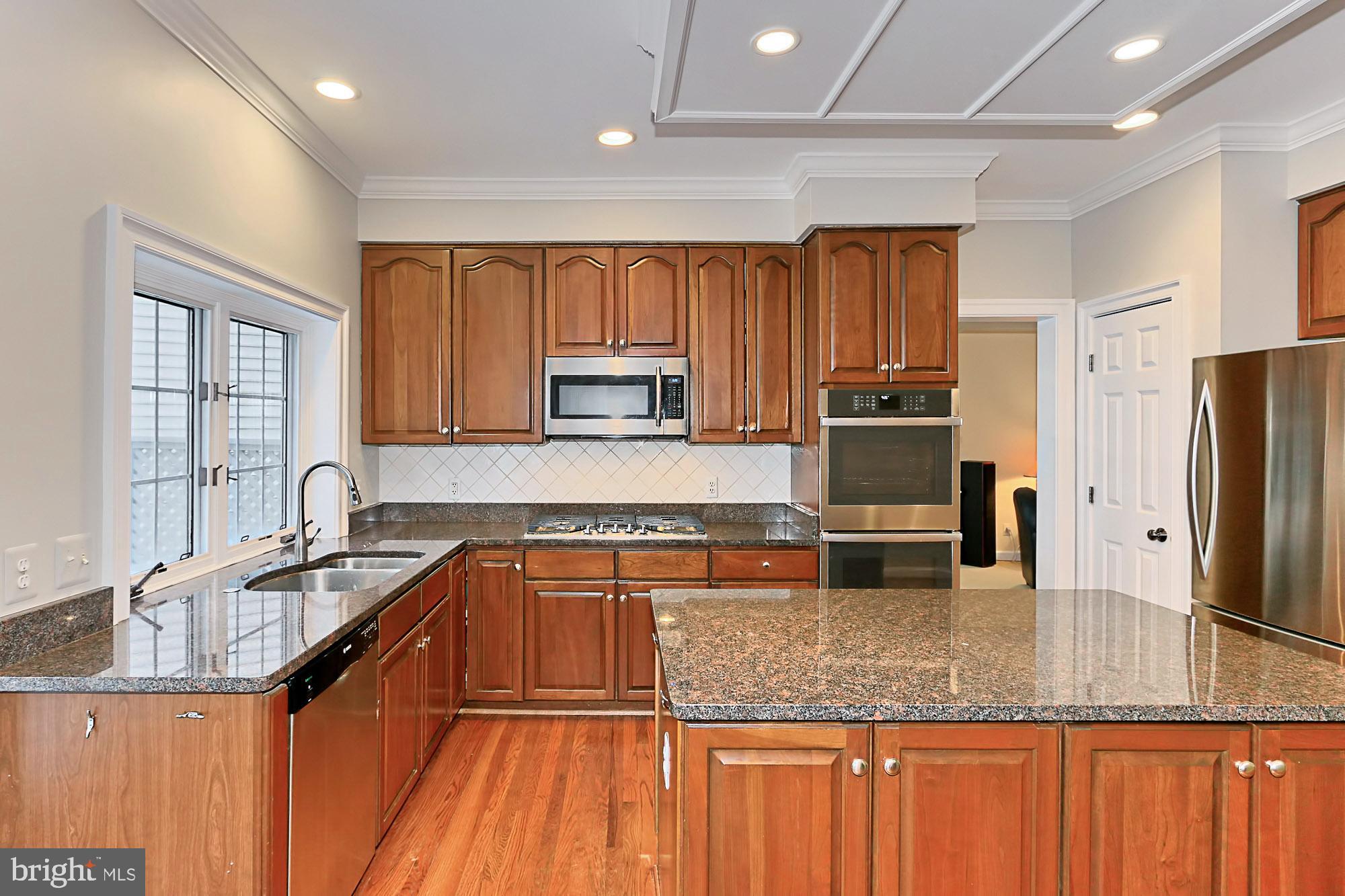 9725 Hidden Valley Road Vienna, VA 22181 - Photo 15 of 48 Kitchen