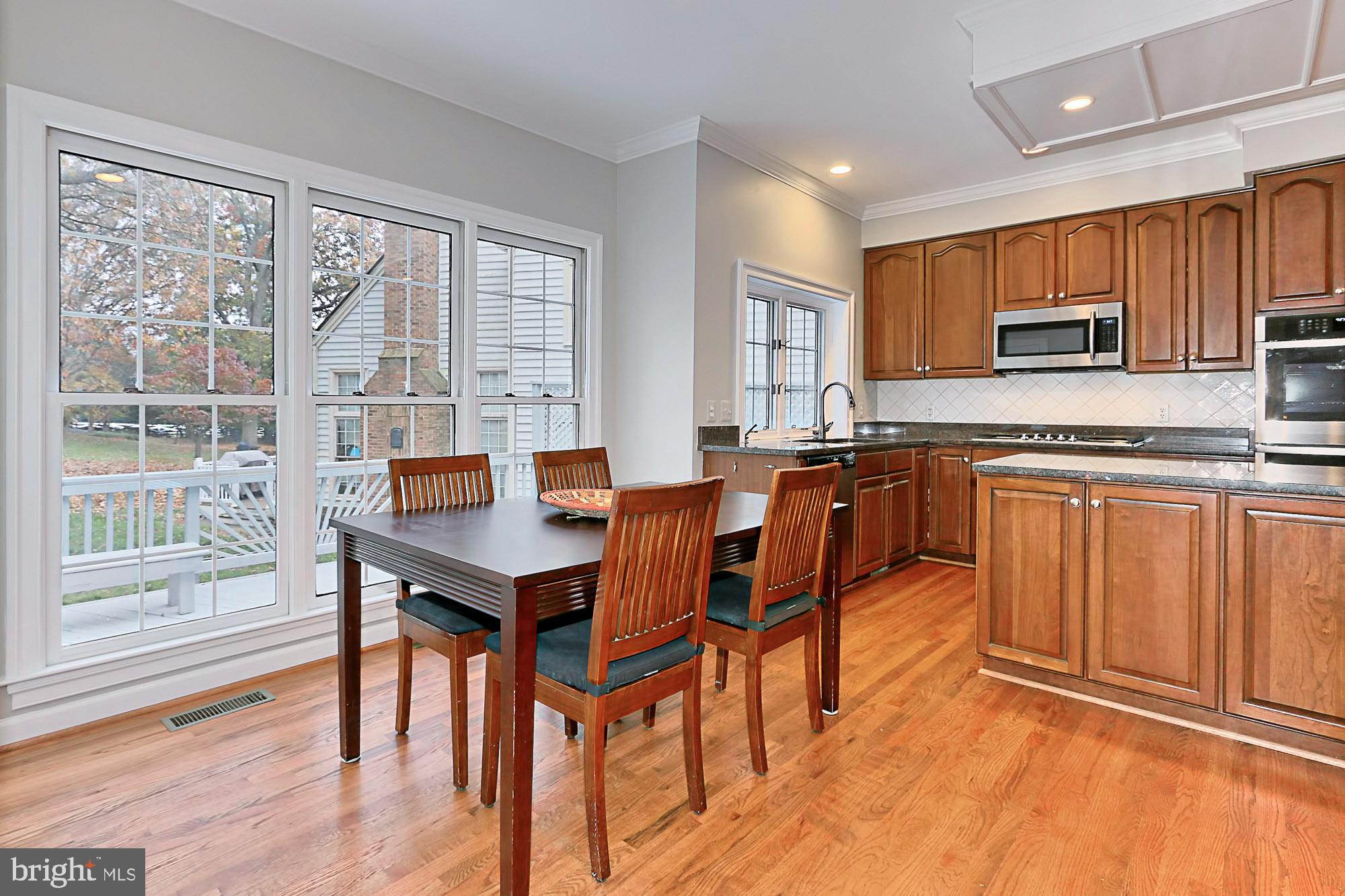 9725 Hidden Valley Road Vienna, VA 22181 - Photo 20 of 48 Kitchen/Breakfast Room