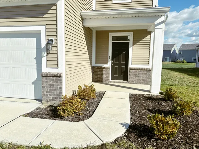 $349,900 | 5115 Triple Crown Way, Indianapolis, IN 46237