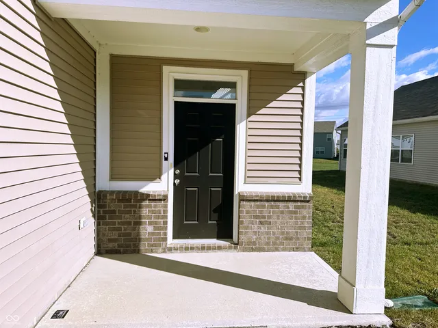 $349,900 | 5115 Triple Crown Way, Indianapolis, IN 46237