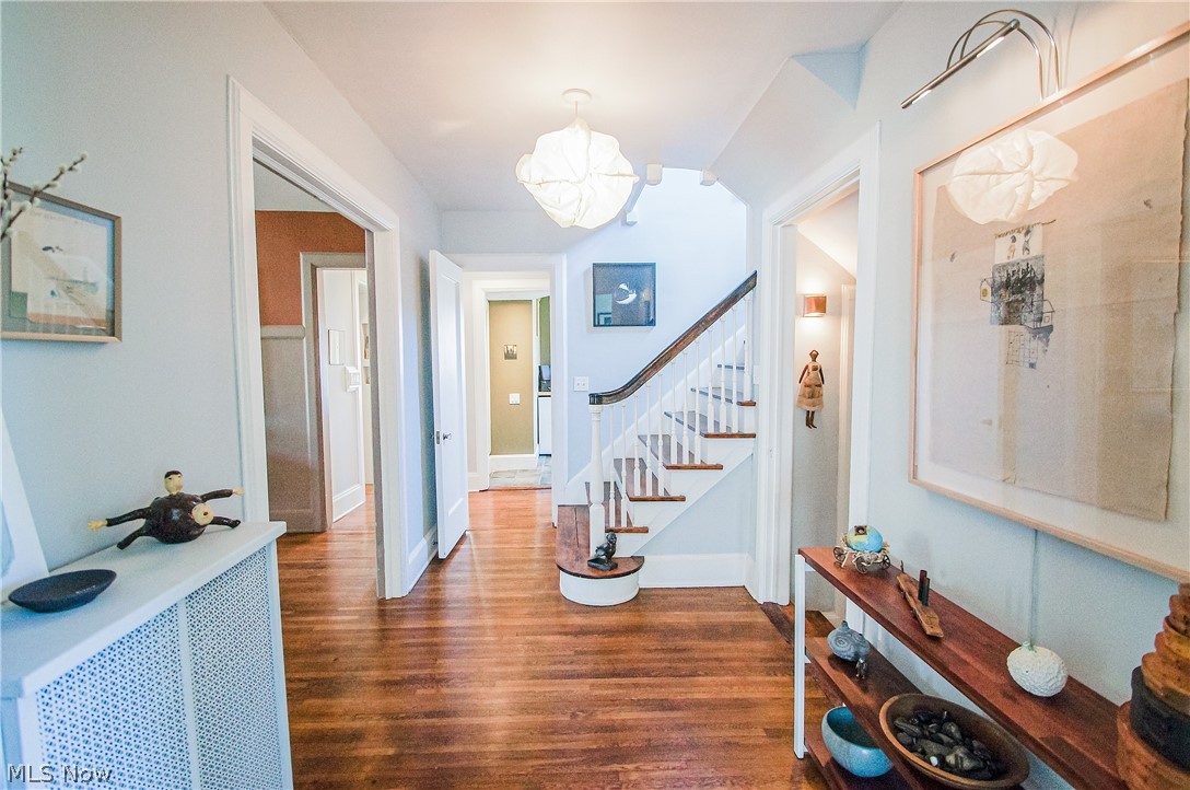 3116 Huntington Road Cleveland, OH 44120 - Photo 15 of 27 Foyer area