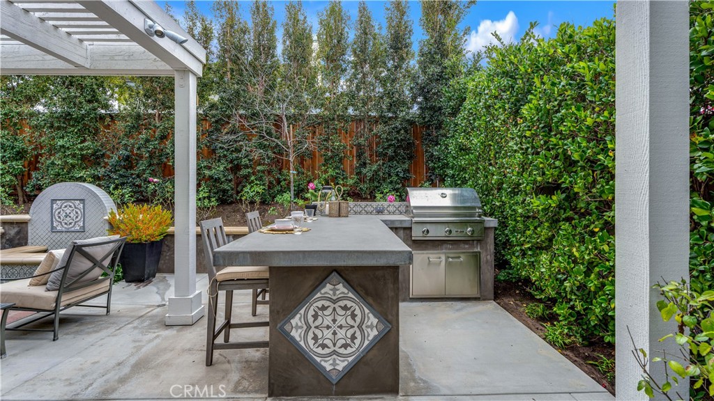 6 Mallard Irvine, CA 92604 - Photo 36 of 45 a view of a chairs and table in the patio