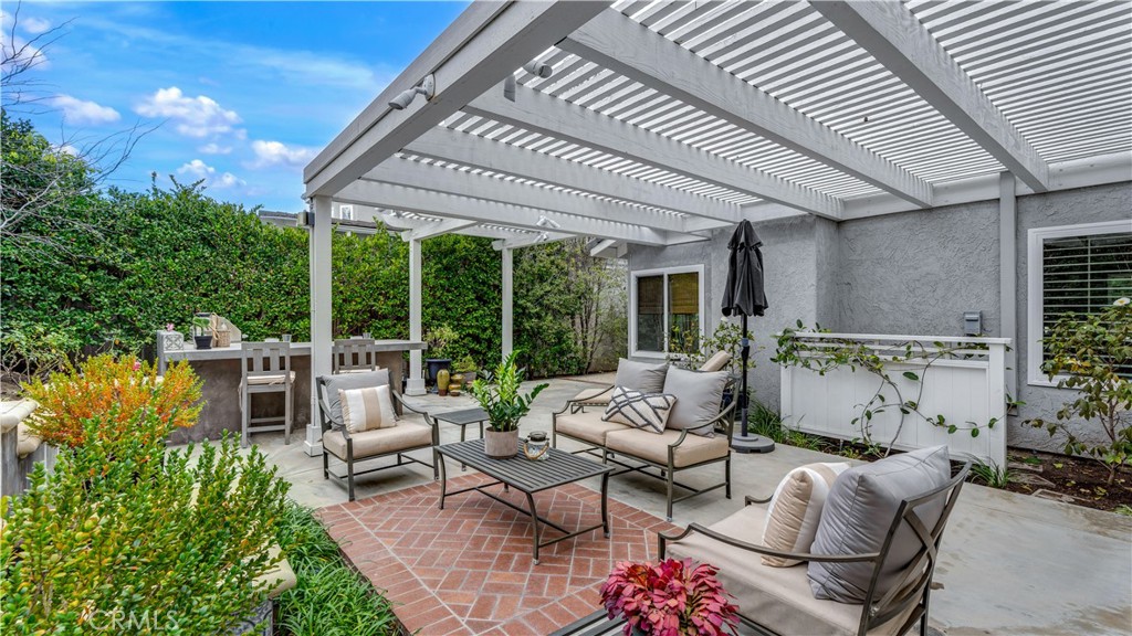 6 Mallard Irvine, CA 92604 - Photo 40 of 45 a building outdoor space with patio furniture