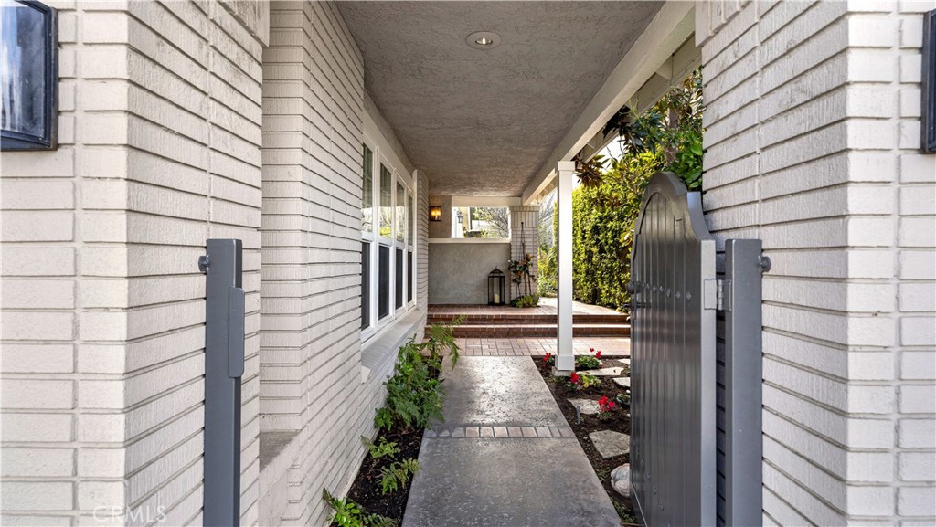 6 Mallard Irvine, CA 92604 - Photo 5 of 45 The gated Entry leads to the rear yard too!