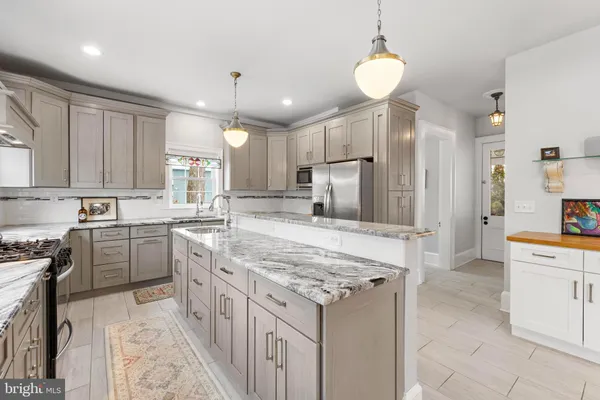 $963,000 | 421 North Main Street, Hightstown, NJ 08520