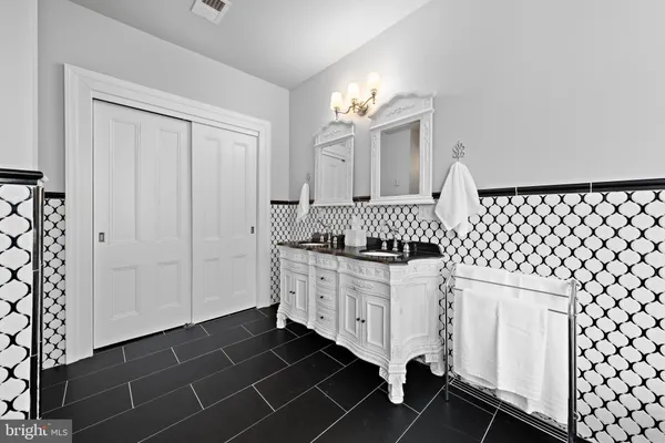 $963,000 | 421 North Main Street, Hightstown, NJ 08520