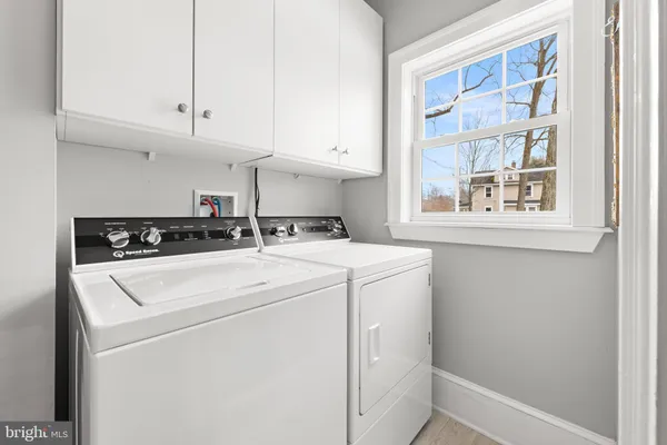 $963,000 | 421 North Main Street, Hightstown, NJ 08520