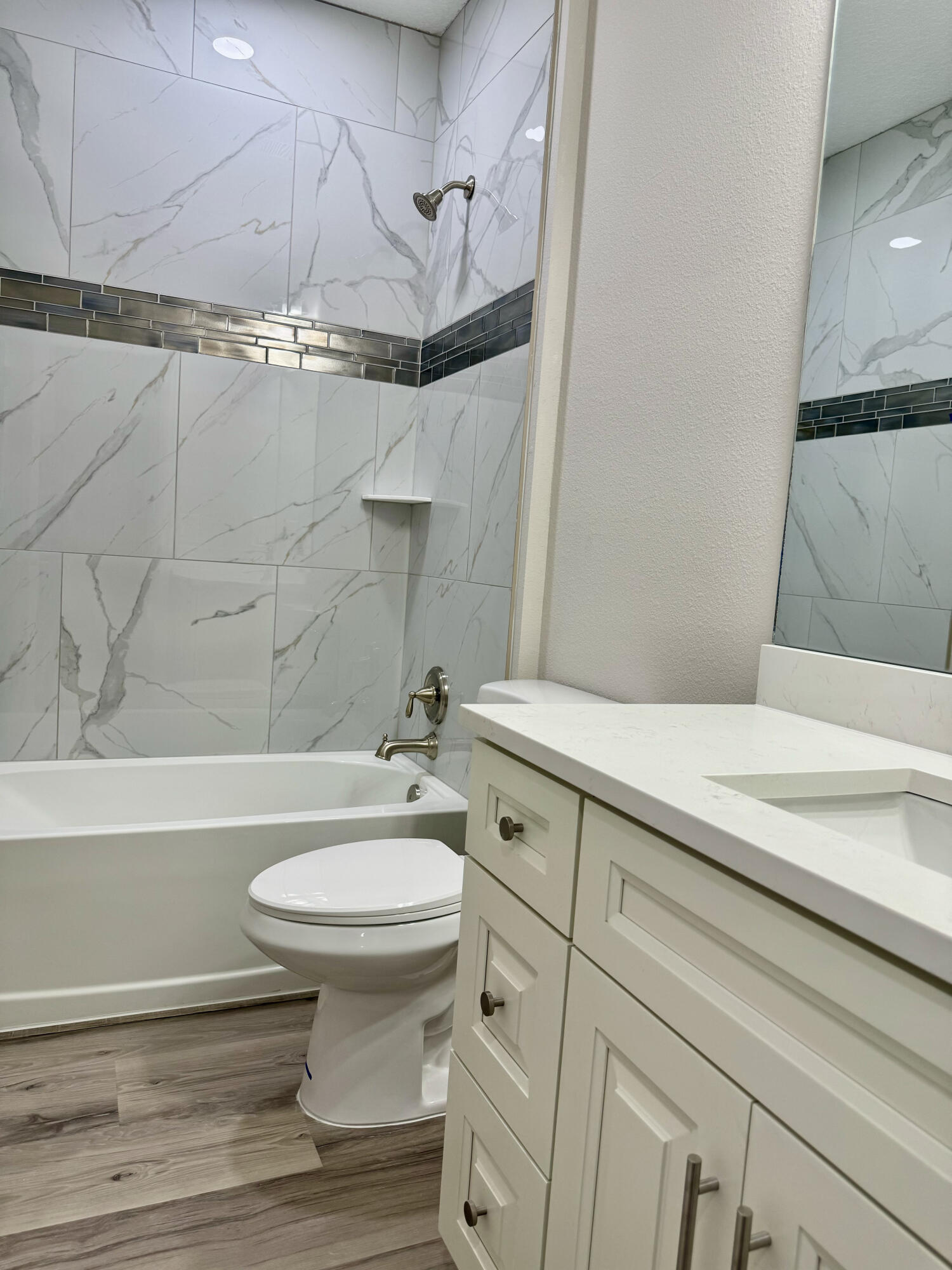 553 Southeast 36th Terrace Okeechobee, FL 34974 - Photo 13 of 21 a bathroom with a sink a toilet and shower