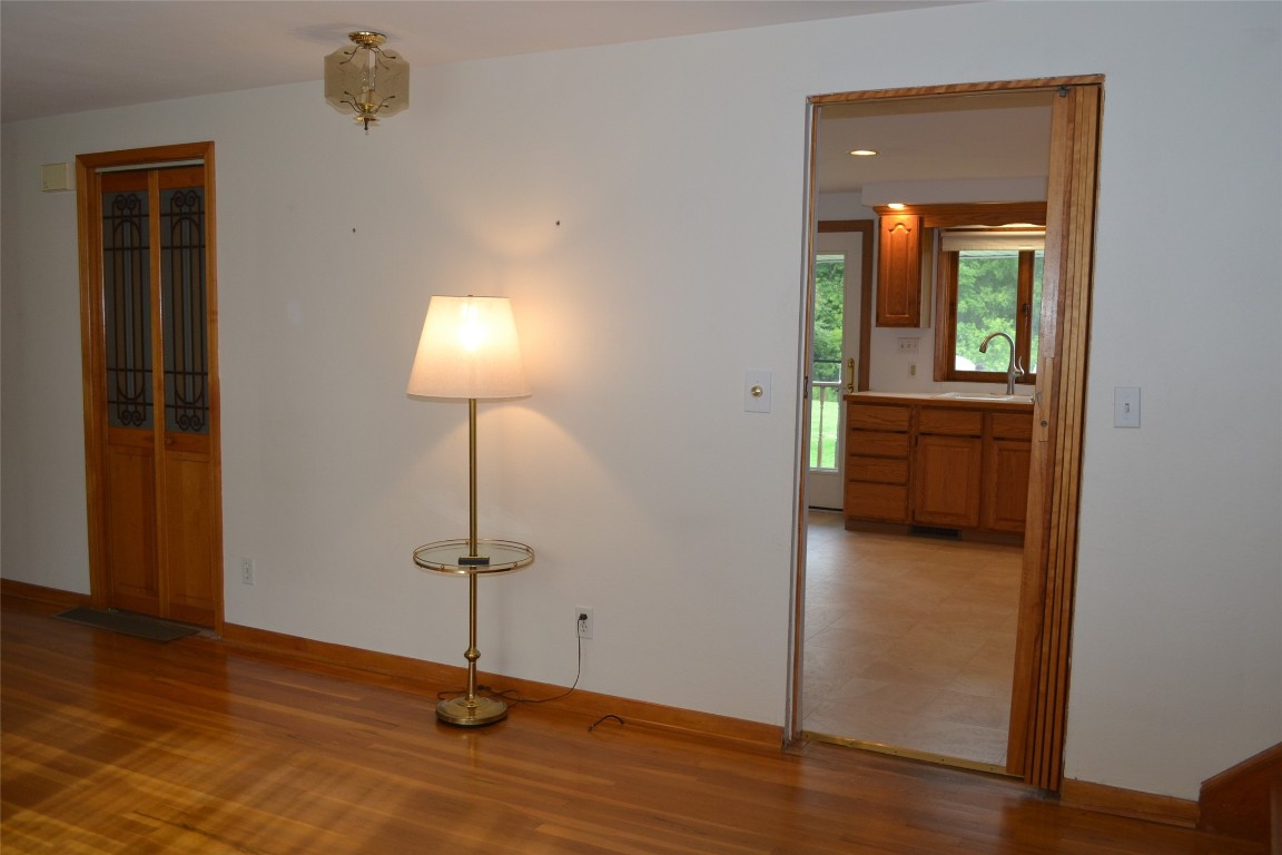 708 Stonefield Road Endwell, NY 13760 - Photo 5 of 38 Gallery Image 5