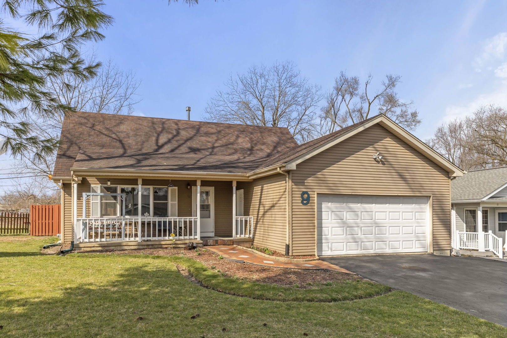 9 Wander Way Lake In The Hills, IL 60156 - Photo 1 of 23 Gallery Image 1