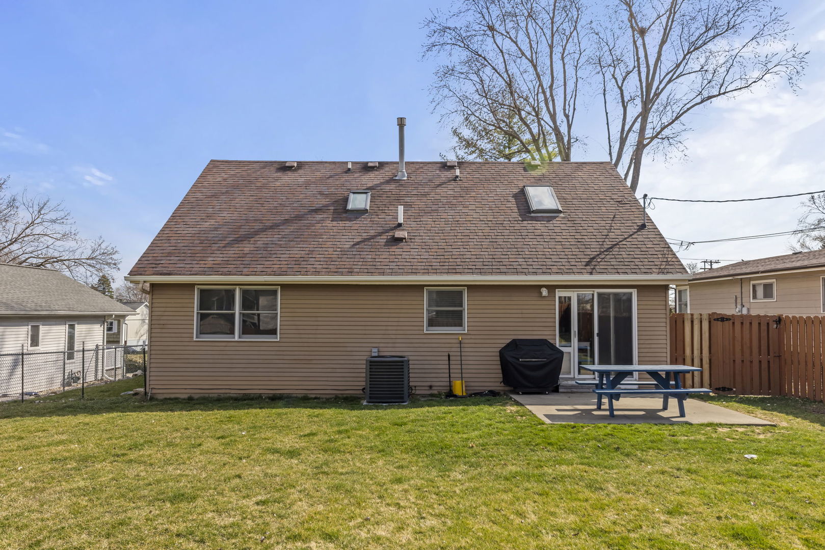 9 Wander Way Lake In The Hills, IL 60156 - Photo 19 of 23 Gallery Image 19