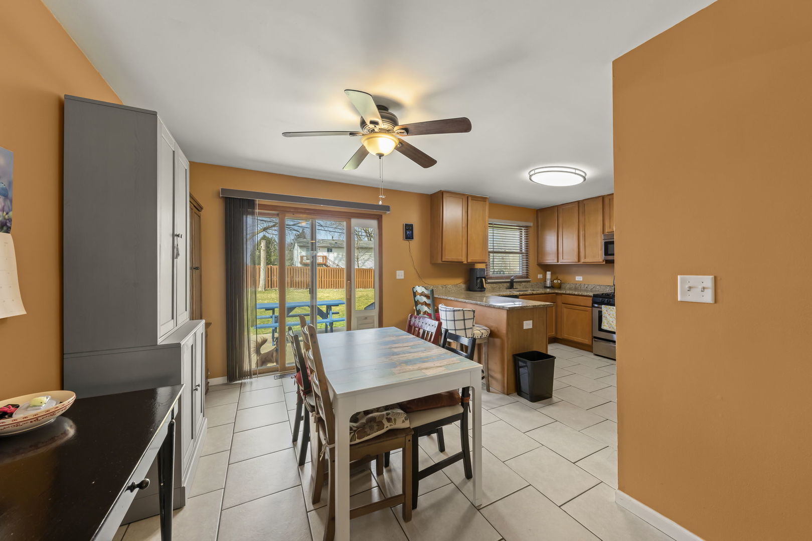 9 Wander Way Lake In The Hills, IL 60156 - Photo 8 of 23 Gallery Image 8